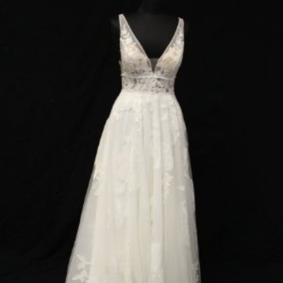 Wedding dress Madison James MJ908 size 8 - Picture 2 of 4